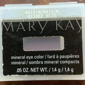 Mary Kay Raisin eyeshadow